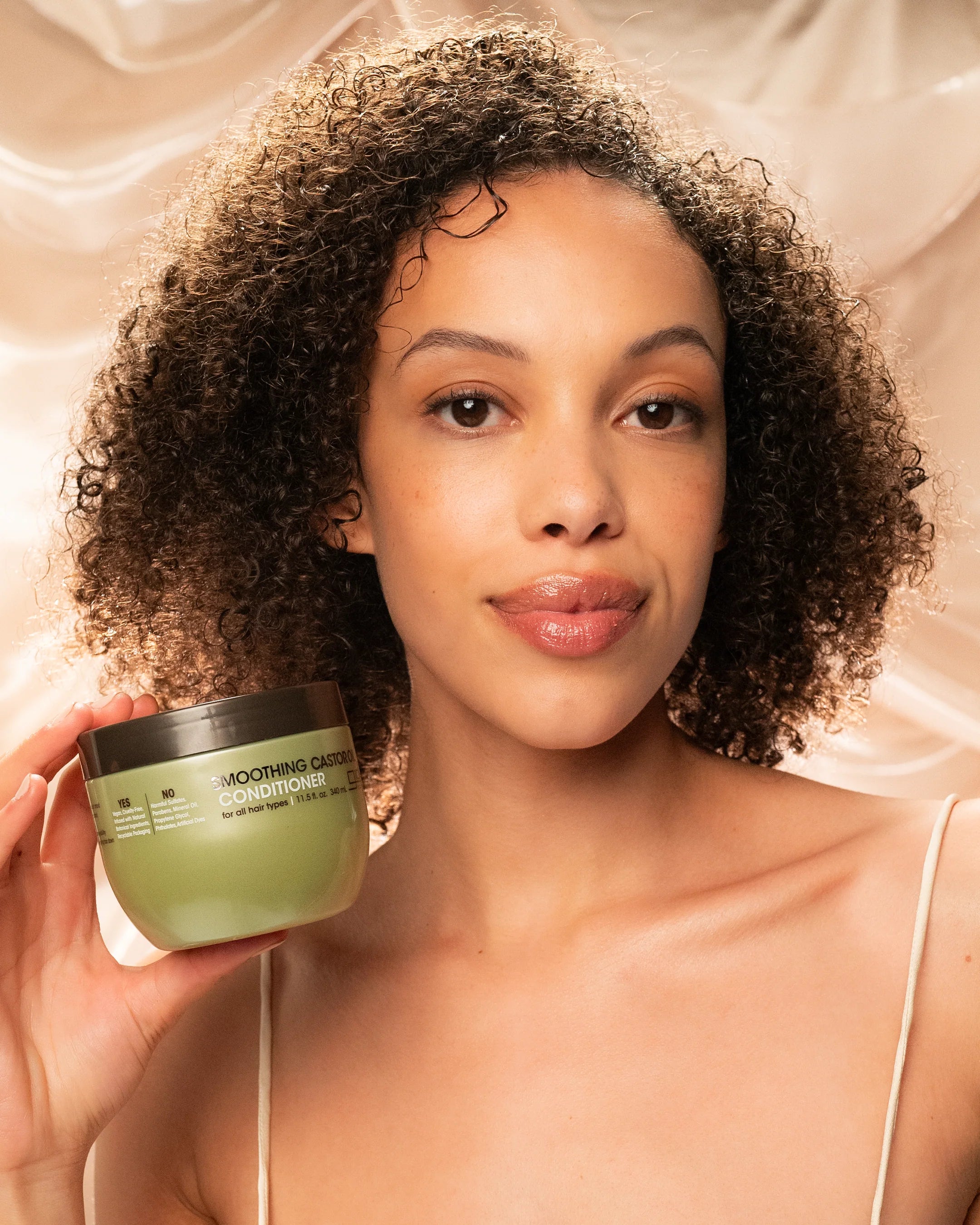 Giovanni Cosmetics - Smoothing Castor Oil leave-in conditioner - 340ml